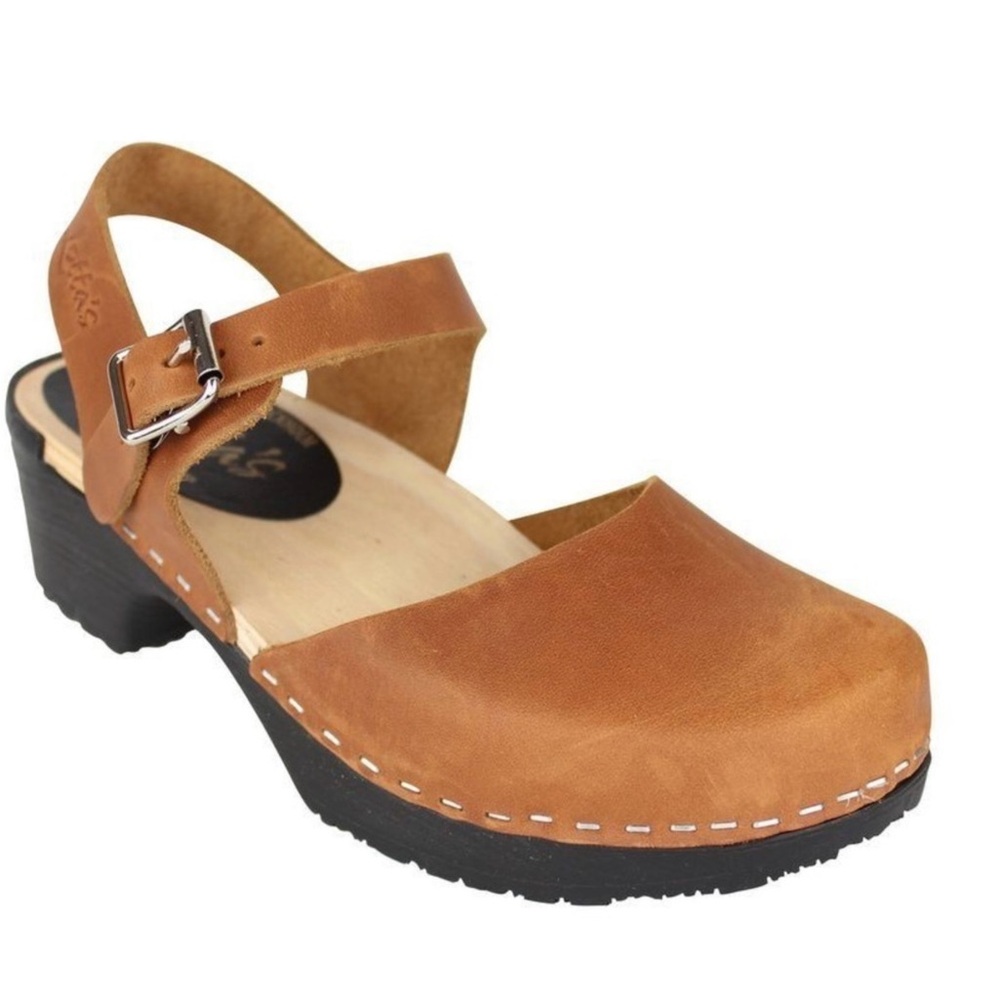 Lotta's brown suede soft sole clogs